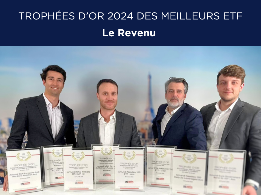 Les commerciaux d'Amundi ETF qui portent les 8 trophées gagnés lors de la cérémonie des Trophées du Revenu