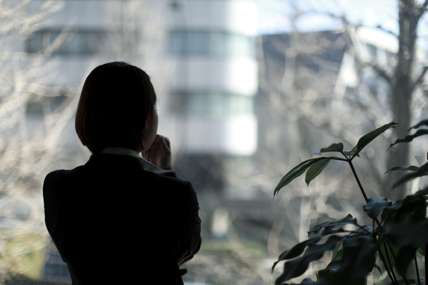 femme d'affaires au bureau